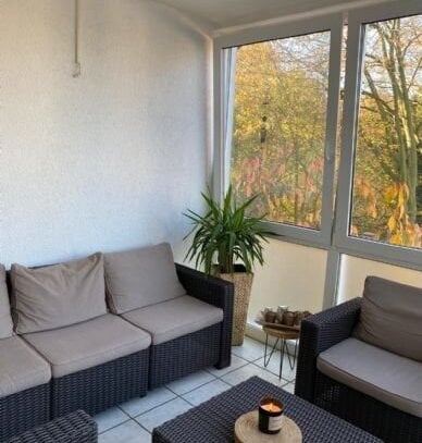 3 Zimmer Wohnung mit Wintergarten und großem Balkon