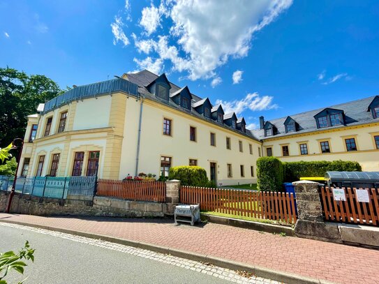 Geräumige 2 Raum-WE mit Tageslichtbadezimmer, PKW Stellplatz u. großem Garten in zentraler Lage von Thum