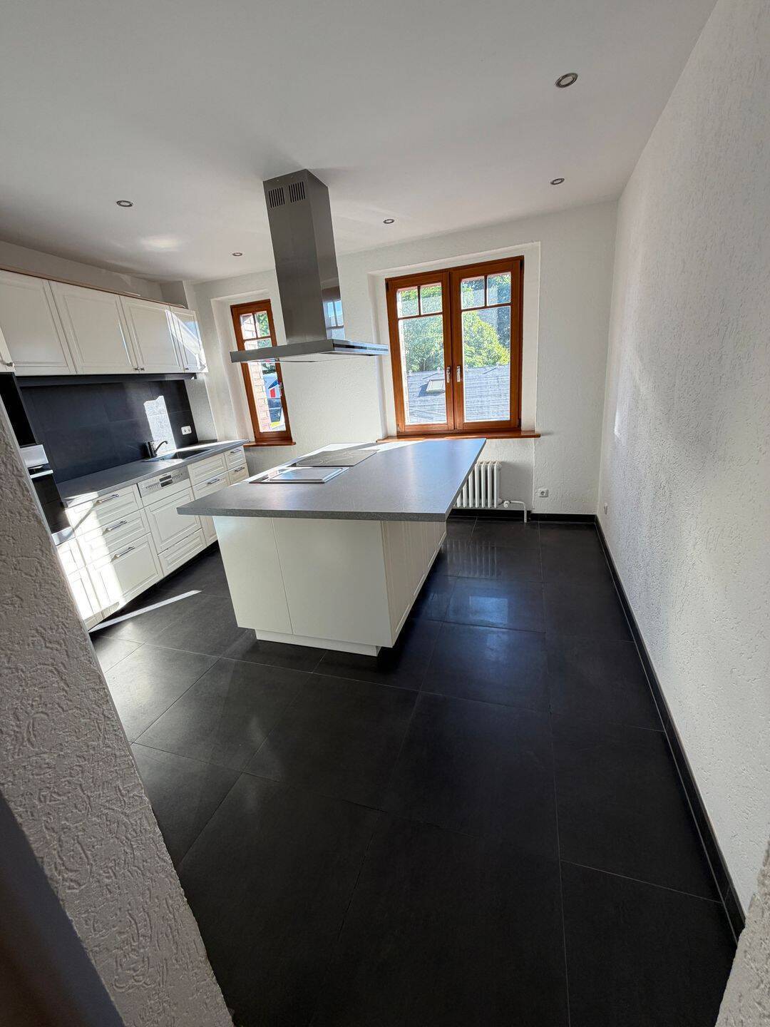 Hochwertige 4-Zimmer-Wohnung mit moderner Einbauküche - Photo 1