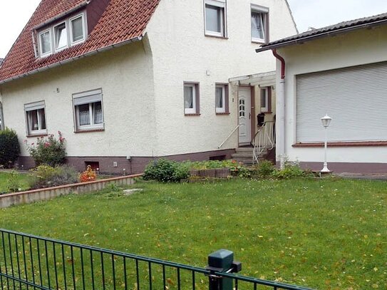 Besonders interessantes großes Einfamilienhaus mit möglicher Hobby- oder Gewerbefläche und Garage!