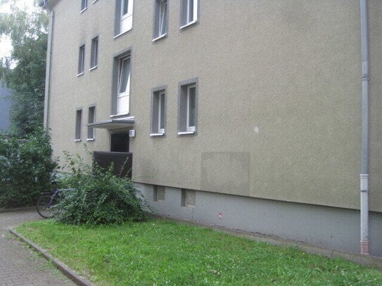 Top Lage ! Renovierte 2-Zimmer Wohnung Balkon in Stadtlage