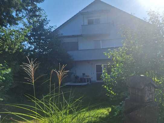 gut gepflegte 4 Raumwohnung mit Balkon und Garten