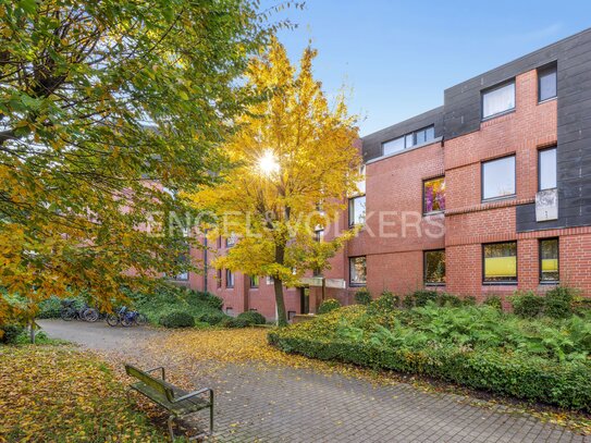 Nicht nur architektonisch ein echtes Highlight: helle Dachgeschoss-Wohnung mit 2 Balkonen