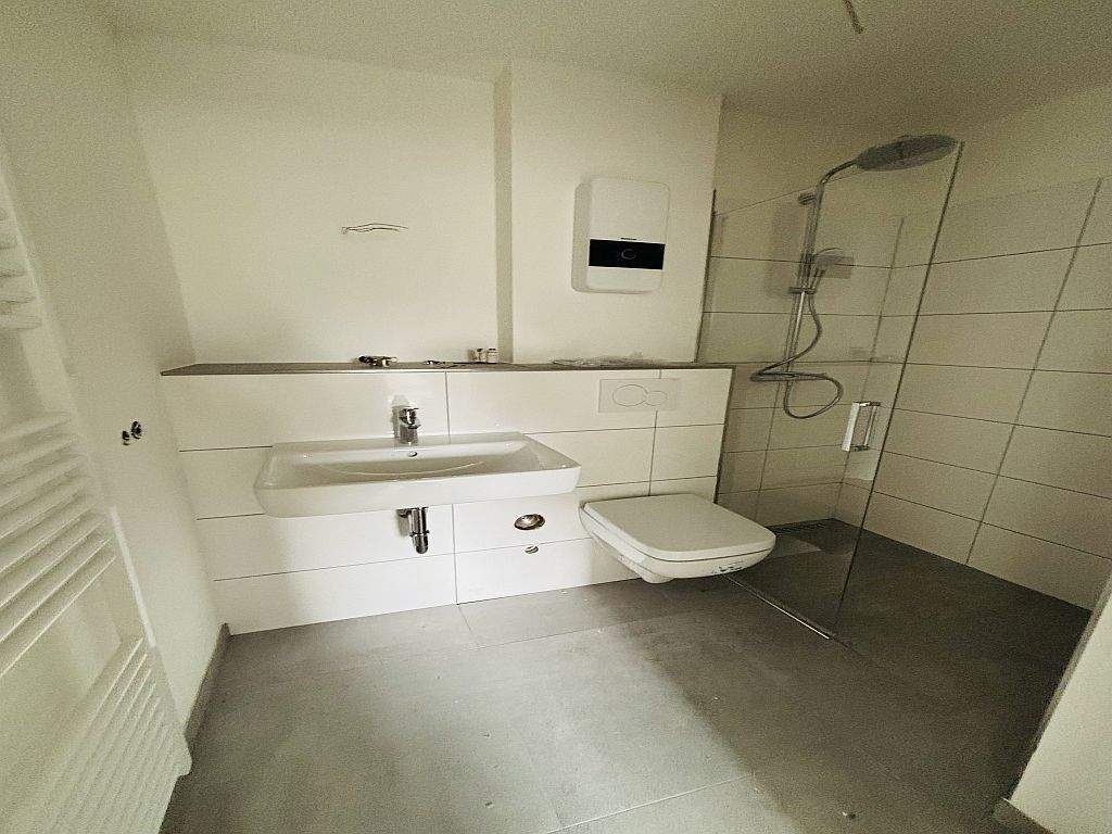 Die Herbstsonne geniessen: Super sonnige 3 Zi. ETW mit gr. Balkon - hochwertig saniert !