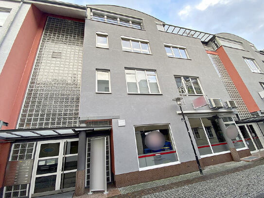 BÜRO- ODER PRAXISFLÄCHE MIT 4 GROßZÜGIGEN BÜROS, EINBAUKÜCHE UND WC IN DER INNENSTADT VON ASCHAFFENBURG