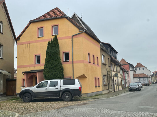 Sanierungsbedürftiges Stadthaus im Herzen der Töpferstadt Bürgel - Ideal für Familien mit Vision