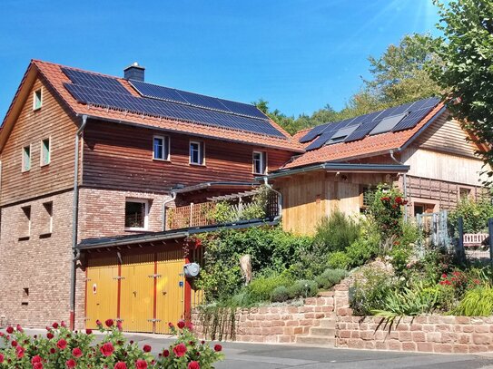 Zweifamilienhaus mit ELW im Anbau im schönen Hüttenthal