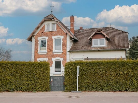 Ein Stück Geschichte mit Zukunft ? Mehrfamilienhaus mit drei vermieteten Wohnungen zu kaufen!