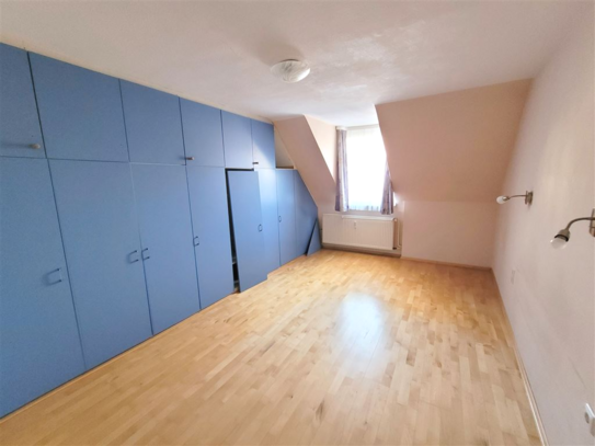 6-Zimmer-Wohnung mit Einbauküche und Terrasse - Ideal für Firmen als Monteurwohnung