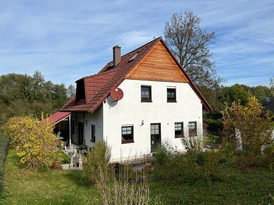 Schönes Wohnen im Einfamilienhaus in ruhiger Lage mit großem Grundstück