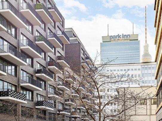 Exklusive Lage nahe Alexanderplatz: Skyline-Flair im 10. OG mit kleiner Dachterrasse