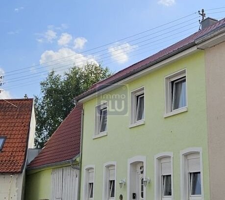 Wohnen mit Freunden: 1 Haus plus 1 Ausbauhaus