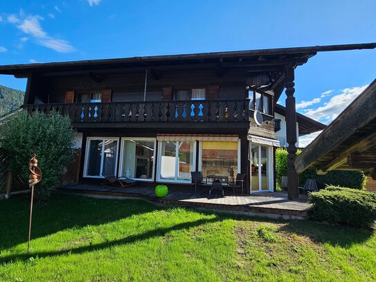 ZWEIFAMILIENHAUS IN FARCHANT MIT BARRIEREFREIER ERDGESCHOSSWOHNUNG UND PANORAMABLICK AUF DIE ZUGSPITZE