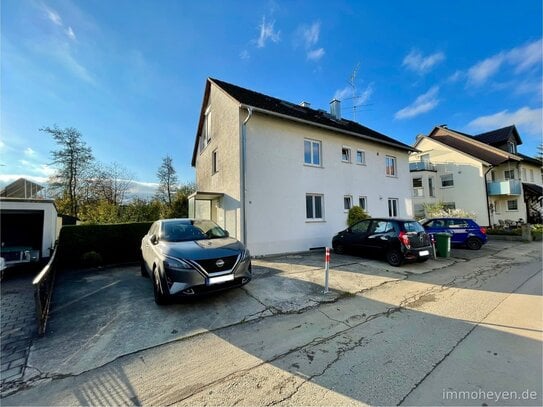 3-Zimmer-Erdgeschoss-Wohnung mit Garten, Garage und Keller in einem 3-Familienhaus in Oberzell