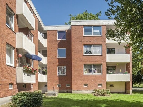 Demnächst bezugsfrei! Umfangreich modernisierte 3 ZKB-Balkon-Wohnung in Leer