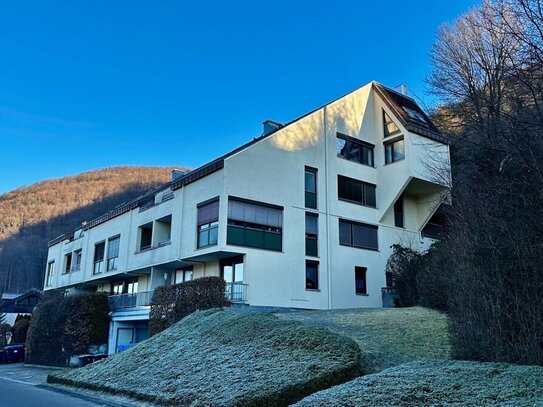 1,5-Zimmer-Wohlfühlnest in Bad Urach - Sonne, Ruhe und Burgblick inklusive!