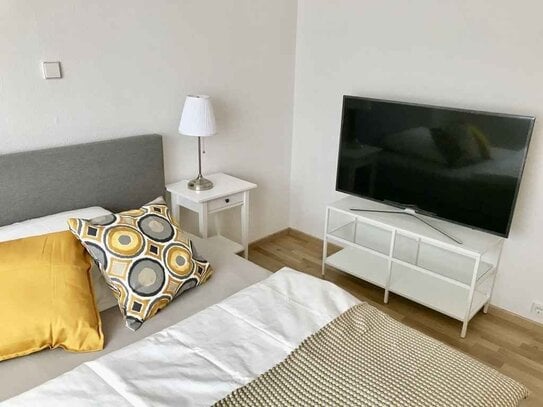 Privates Zimmer mit Fernseher in Stuttgart