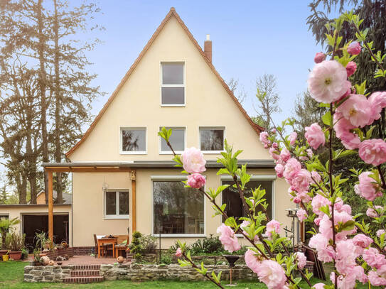 Großzügiges Einfamilienhaus von 1937 mit Wintergarten in Spitzenlage von Finkenkrug