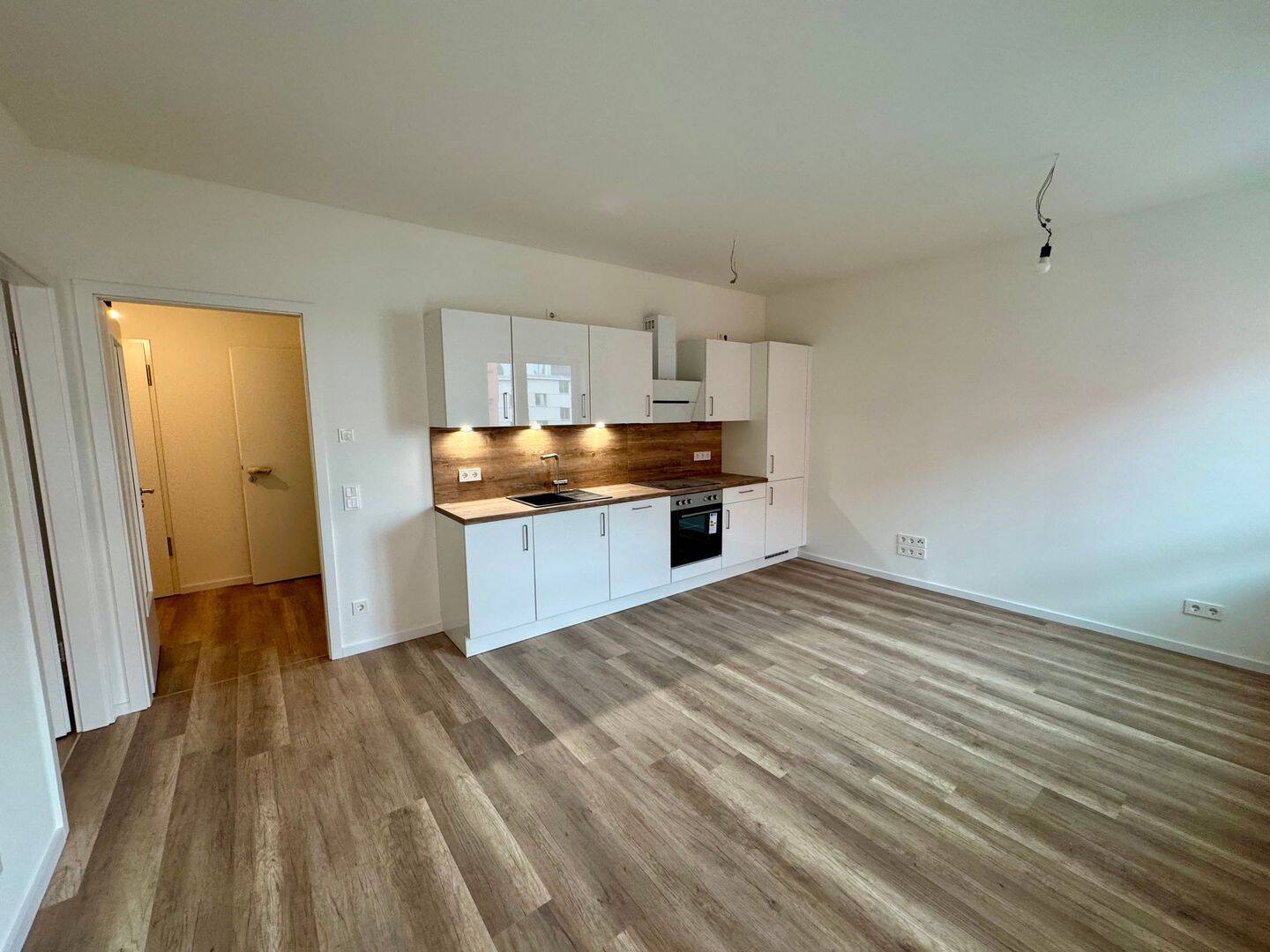 Atemberaubende Neubau 2 Zimmer Wohnung mit Wasserblick - Photo 1
