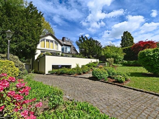 Weitblick-Wunder in Isenbügel! Freist. EFH mit großem, blickgeschütztem Grundstück & eigener Zufahrt