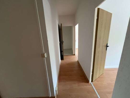 schicke 3 Zimmer Wohnung im EG mit Balkon + 2 Monate Mietfrei