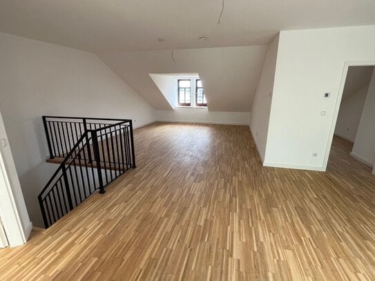 ruhige 5 Zi. MAISONETTE zum Vorzugspreis / Erstbezug / 2 Bäder / Lift / Balkon & Loggia