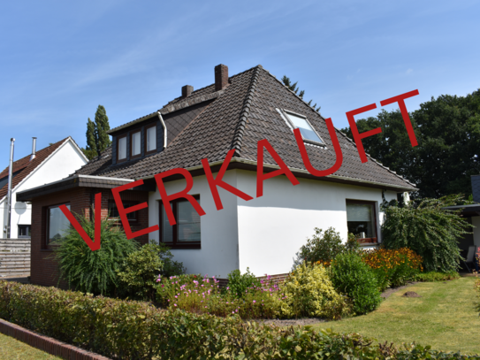 Attraktiver Bungalow mit ca. 1.200 qm wunderschönem Garten, 6 Zimmer, Garage u. Teilkeller