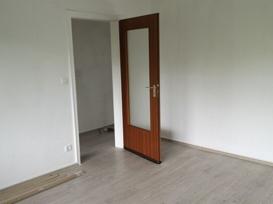 *Flotte 3,5 Zi. mit kleinem Wannenbad und Balkon auf ca. 63m² in Etage 3*