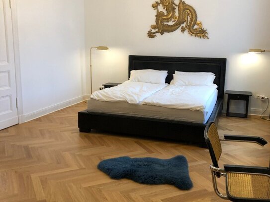 Charlottenburg: Seesener Str: MÖBLIERTE LUXUS 2-Zi-Wohung im Hinterhaus 4. OG - per 15.02.2025