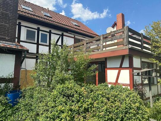 Sibbesse-Adenstedt: Großzügige Doppelhaushälfte mit Sauna, Balkon und Garage