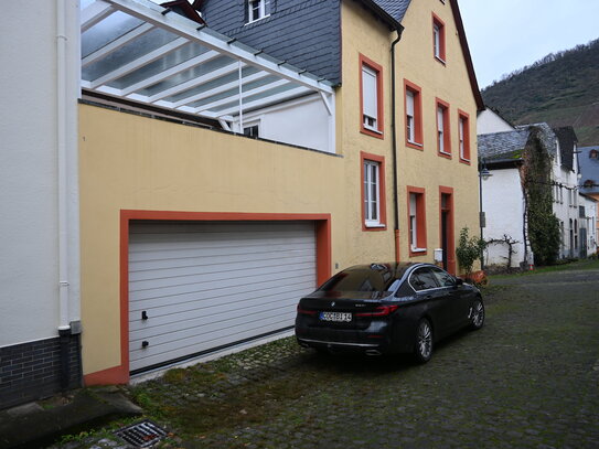 Großes Haus mit 200 qm Wohnfläche und Garage