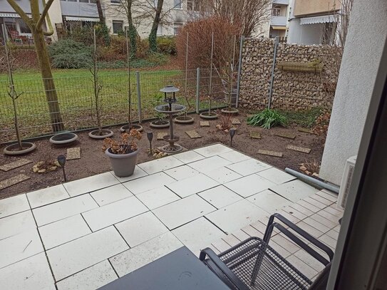 Erdgeschosswohnung mit Terrasse