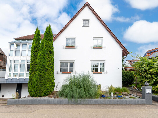 Großzügiges Zweifamilienhaus mit schönem Garten in Rechberghausen