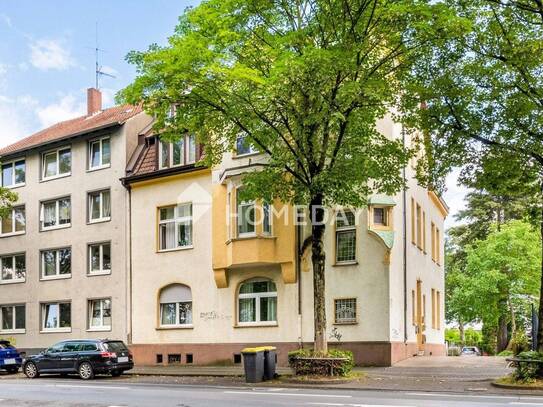 Liebhaberobjekt! MFH mit 3 WEs, 3 Garagen und großem Grundstück!