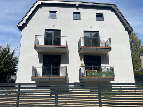 2-Zimmer-Maisonettewohnung mit Aufzug, Balkon, Fußbodenheizung, Einbauküche, Gäste-Wc und zwei Eingänge