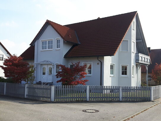 Wohnen mit Lebensqualität, Terrasse und Garten in Burgoberbach