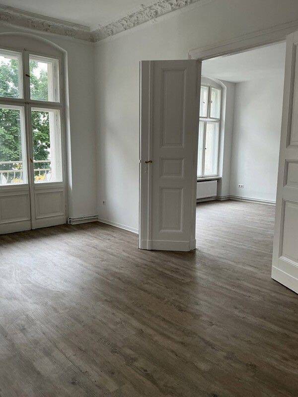 Stuck und Flügeltür und Balkon! - Photo 1