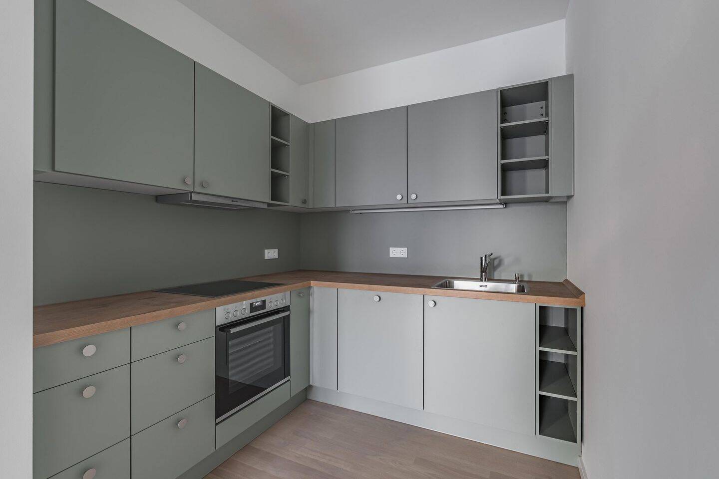 Helle 2-Zimmer-Wohnung mit Terrasse in der Lage direkt am Wasser in Berlin-Spandau - Foto 1