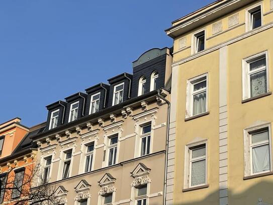 Helle, großzügige 3-Zi-Whg. mit Balkon im DG in Innenstadtlage,