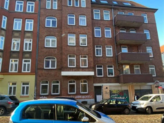 Helle 2-Zimmer-Dachgeschosswohnung in zentraler Lage // Iltisstraße, Kiel