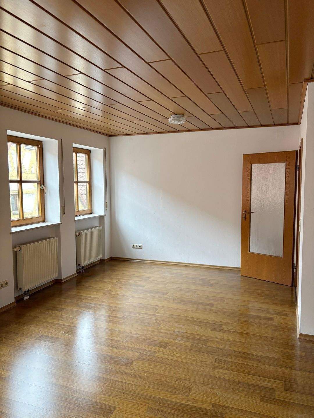                                                               Tolle Maisonette-Wohnung mit zwei B&auml;dern, K&uuml;che und Garage in Dettelbach !                                                       in Dettelbach (Kitzingen)