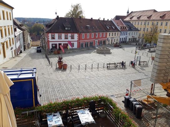 Erstbezug nach Sanierung - Zentral gelegene 2 Zimmerwohnung mit Blick auf den Marktplatz