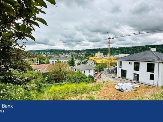 Baugenehmigung vorhanden! Sonniges Baugrundstück am Südhang in Würzburg!