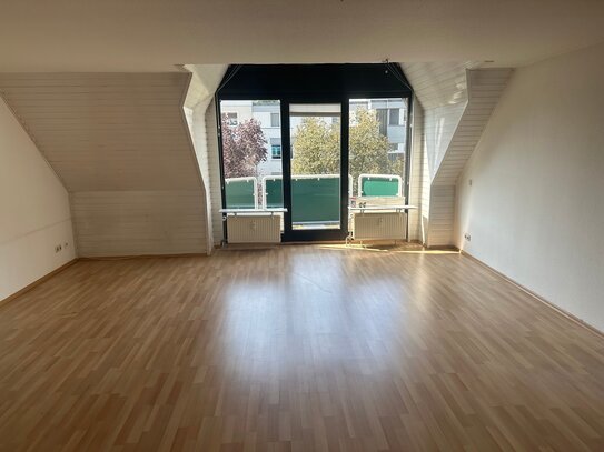 Schöne Maisonette-Wohnung mit TG Stellplatz in Köln Weiden