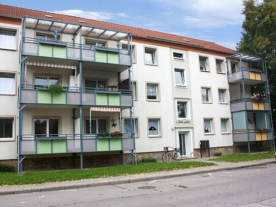 + 2 Zimmer mit großem Balkon +