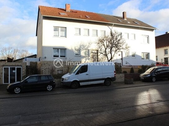 Große Doppelhaushälfte mit separater Gewerbehalle in Stadecken.