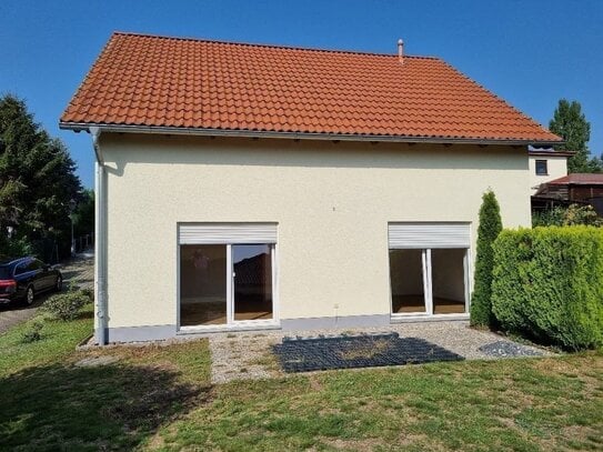 Schickes Einfamilienhaus mit Carport in ruhiger Lage