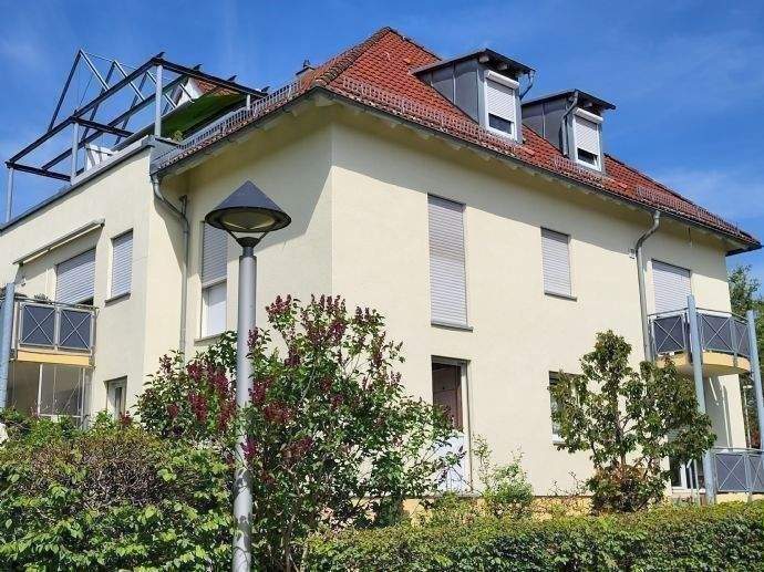Sonn.1-R-Single-Apartment mit Balkon und sep. Zugang zum Gartenanteil in ruhiger Wohnanlage in DD-Briesnitz