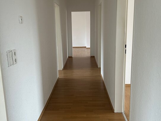 Sehr schöne helle 4-Zi.-Wohnung mit EBK und Süd/Südwestbalkon in bester Zentrumslage im Herzen der Kurstadt