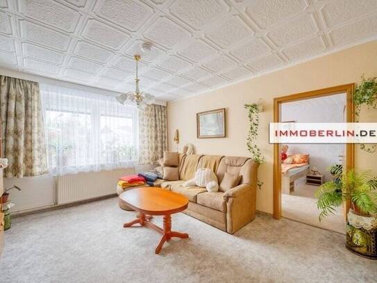 IMMOBERLIN.DE - Charmantes Einfamilienhaus mit großem Sonnengarten & Garage inklusive Neubaupotential in ländlicher Lage